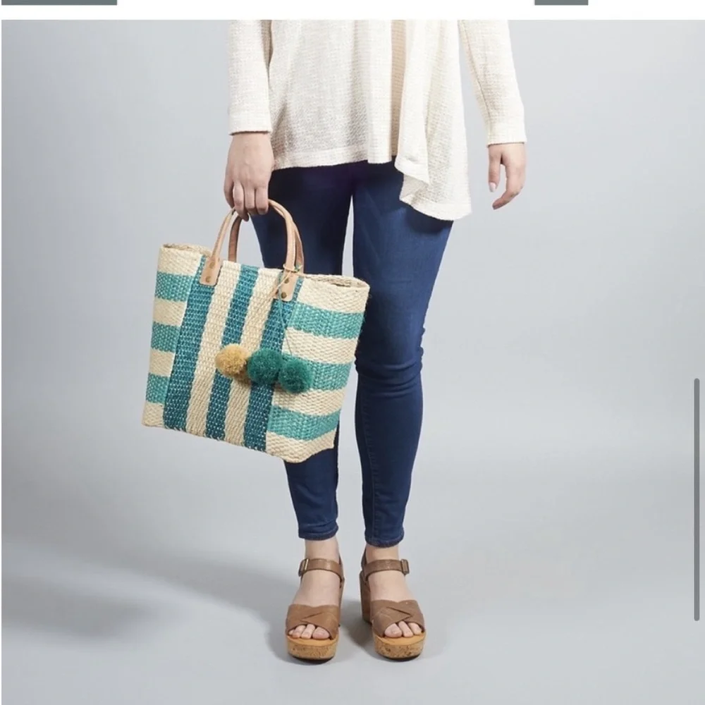 Mar Y Sol Collins striped seagrass pom pom tote - Picture 4 of 11
